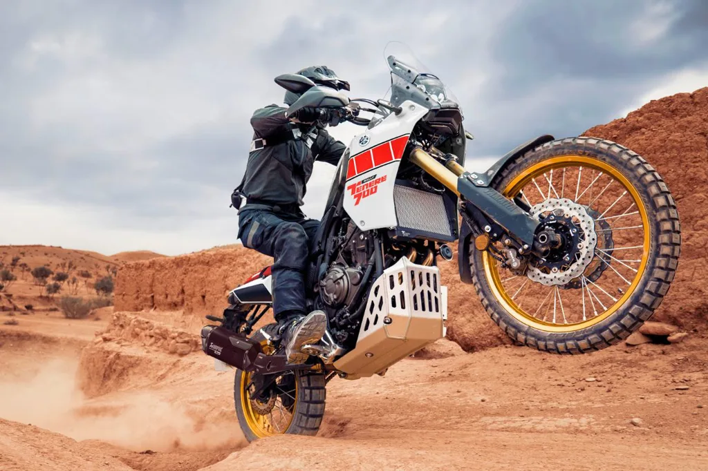 The ADV Weight Race: 1300cc Heavyweights vs. The Mid-Weight Rebels