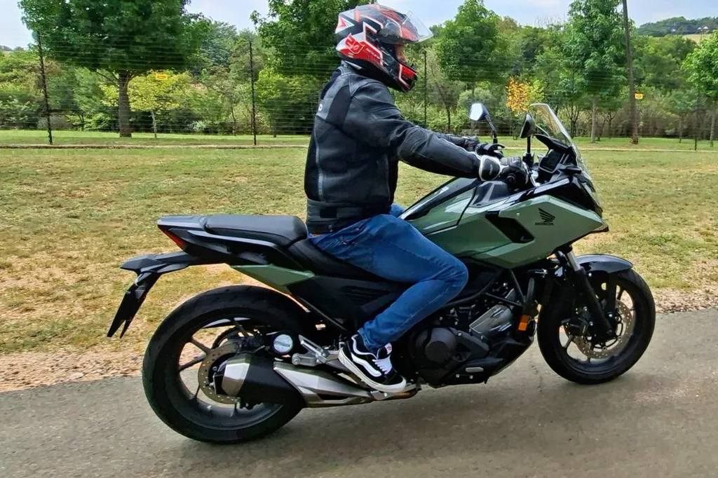 RIDEZSA reviews the 2026 HONDA NC 750 DCT.