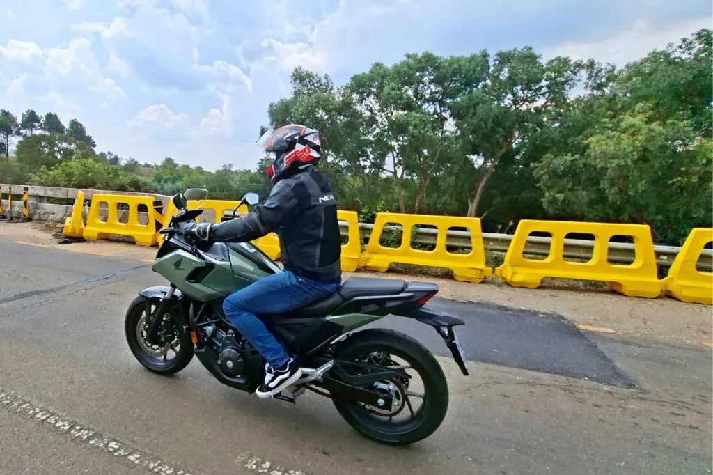 RIDEZSA reviews the 2026 HONDA NC 750 DCT -  It’s a very _zen_ riding experience